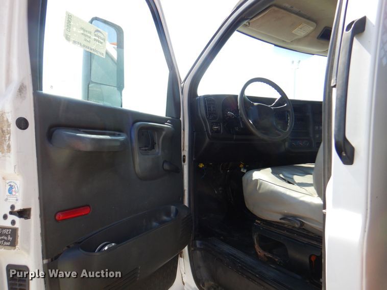 image for item DS5632 2009 Chevrolet  C5500 dump flatbed truck