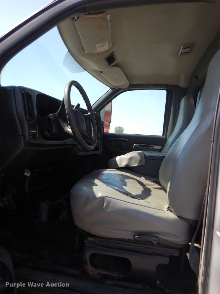 image for item DS5632 2009 Chevrolet  C5500 dump flatbed truck