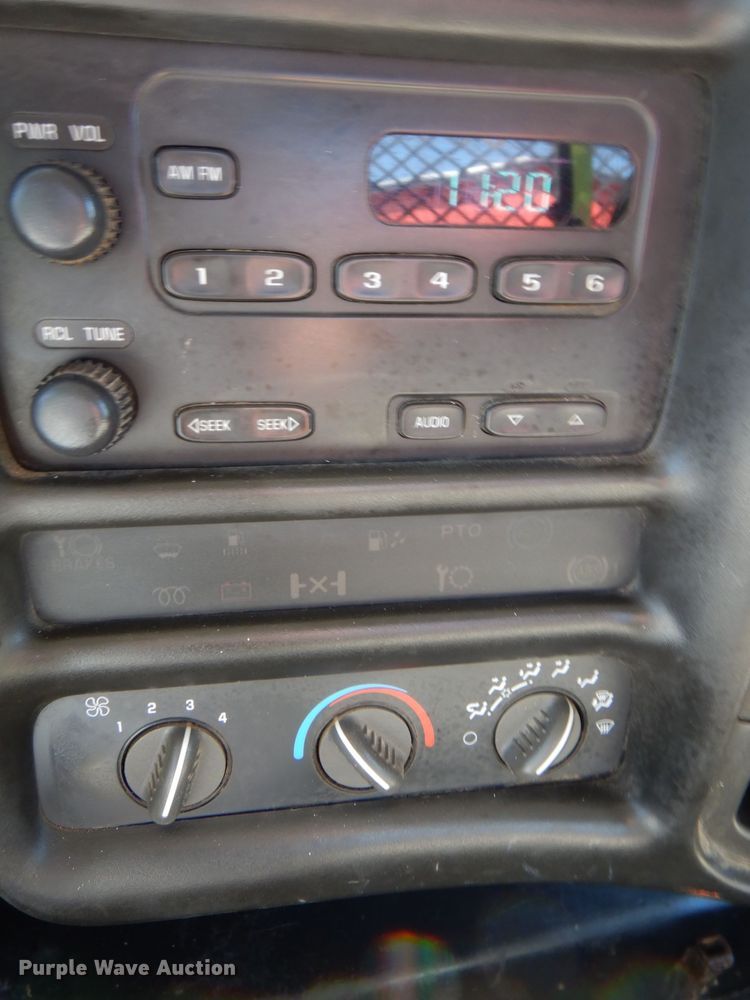 image for item DS5632 2009 Chevrolet  C5500 dump flatbed truck