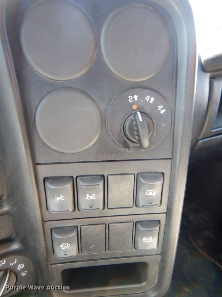 image for item DS5632 2009 Chevrolet  C5500 dump flatbed truck