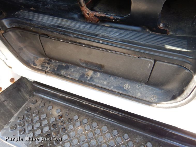 image for item DS5632 2009 Chevrolet  C5500 dump flatbed truck