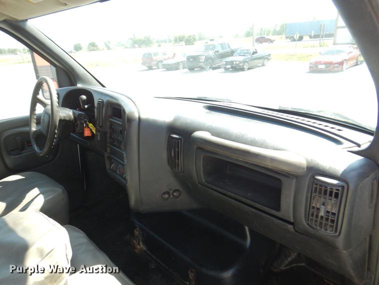 image for item DS5632 2009 Chevrolet  C5500 dump flatbed truck