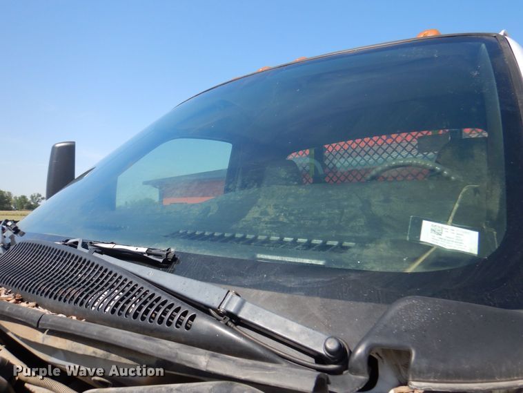 image for item DS5632 2009 Chevrolet  C5500 dump flatbed truck