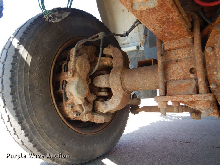 image for item DS5632 2009 Chevrolet  C5500 dump flatbed truck