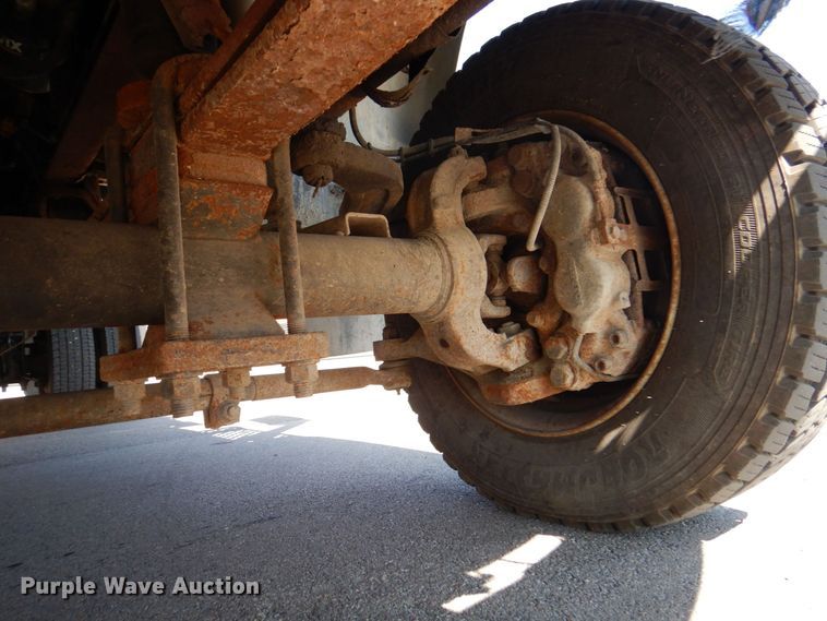 image for item DS5632 2009 Chevrolet  C5500 dump flatbed truck