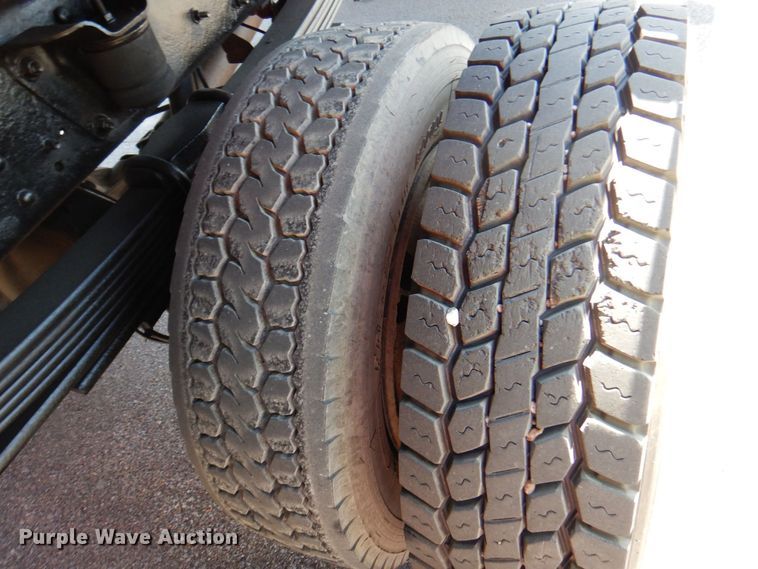 image for item DS5632 2009 Chevrolet  C5500 dump flatbed truck