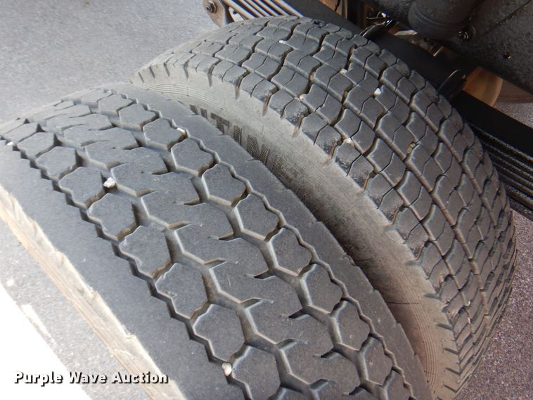 image for item DS5632 2009 Chevrolet  C5500 dump flatbed truck