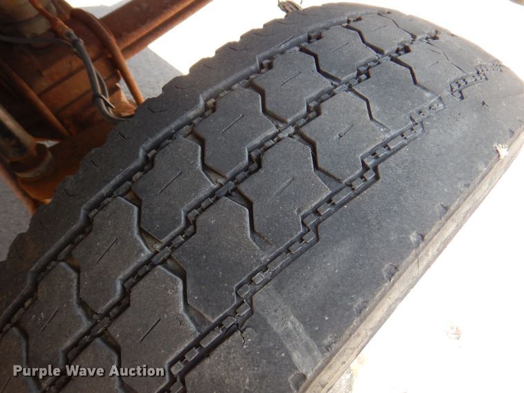 image for item DS5632 2009 Chevrolet  C5500 dump flatbed truck