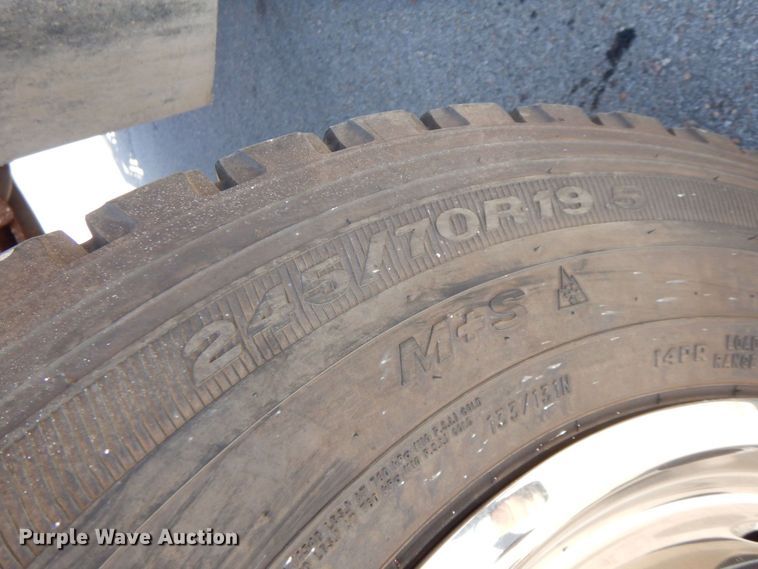 image for item DS5632 2009 Chevrolet  C5500 dump flatbed truck