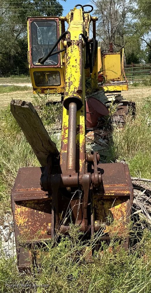 image for item HN9978 Cabot Earthripper 5000  excavator