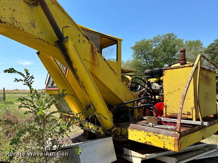 image for item HN9978 Cabot Earthripper 5000  excavator