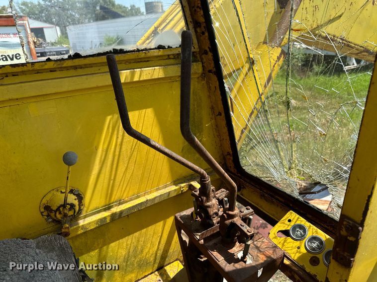 image for item HN9978 Cabot Earthripper 5000  excavator