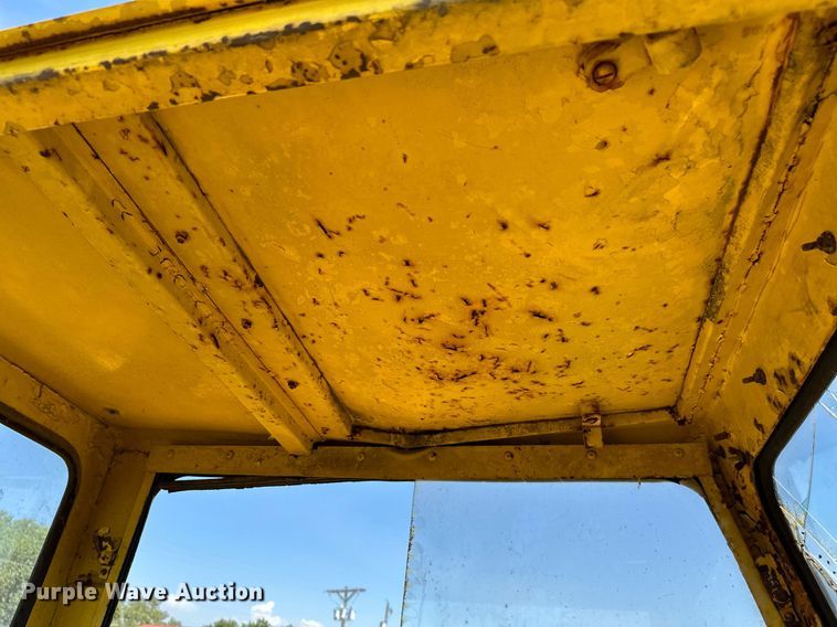 image for item HN9978 Cabot Earthripper 5000  excavator