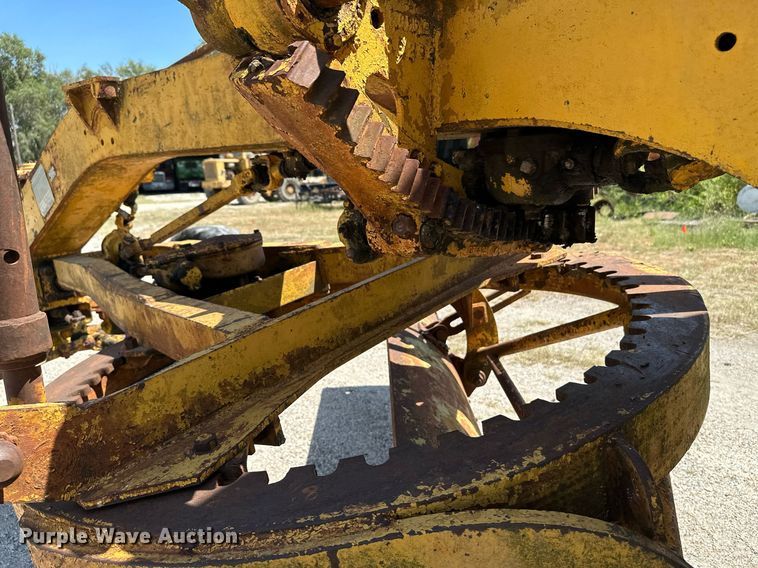 image for item HN9979 1951 Caterpillar 212  rigid frame motor grader