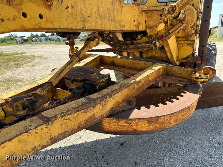 image for item HN9979 1951 Caterpillar 212  rigid frame motor grader
