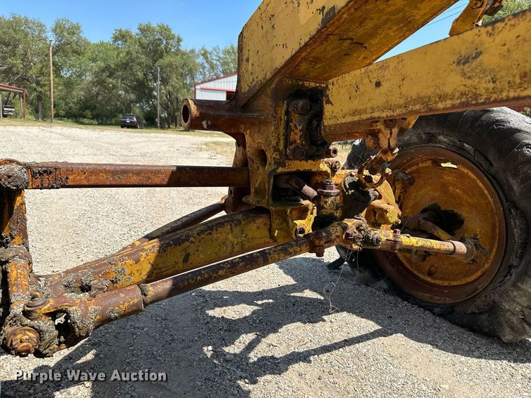 image for item HN9979 1951 Caterpillar 212  rigid frame motor grader