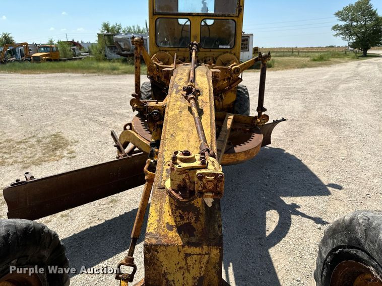 image for item HN9979 1951 Caterpillar 212  rigid frame motor grader