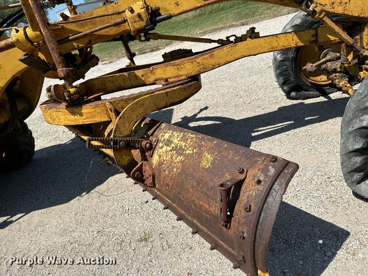 image for item HN9979 1951 Caterpillar 212  rigid frame motor grader