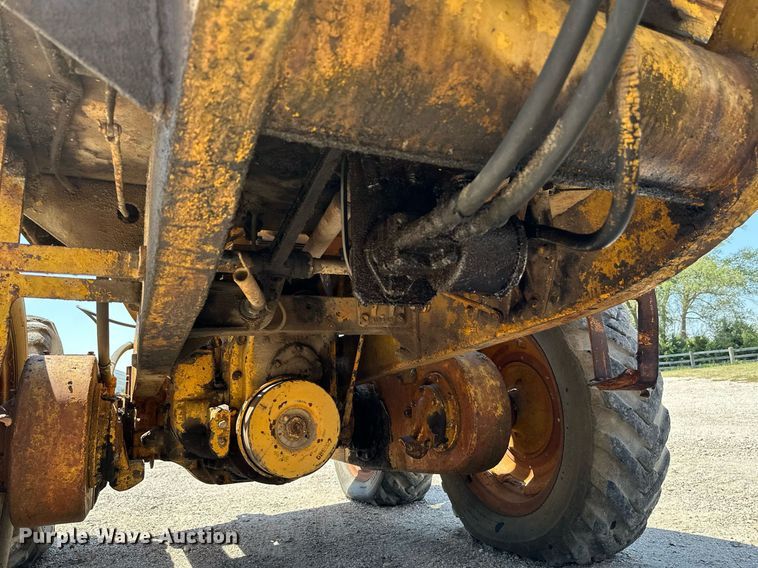 image for item HN9979 1951 Caterpillar 212  rigid frame motor grader