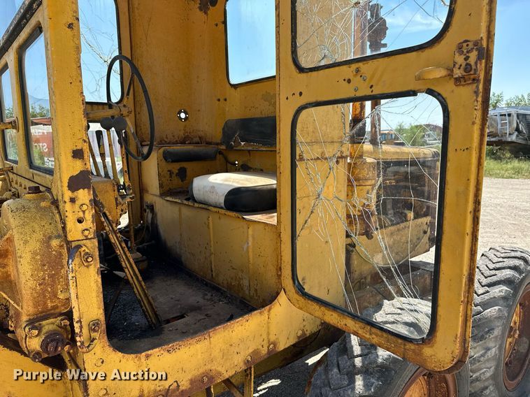 image for item HN9979 1951 Caterpillar 212  rigid frame motor grader