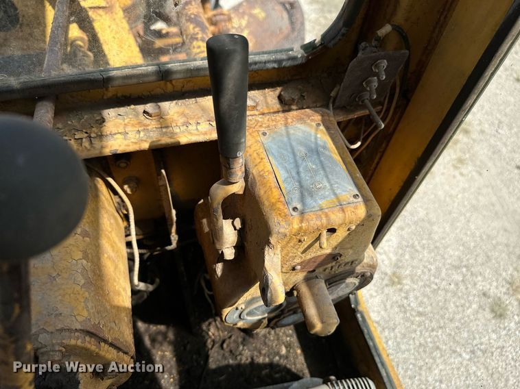 image for item HN9979 1951 Caterpillar 212  rigid frame motor grader