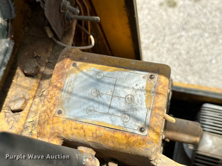 image for item HN9979 1951 Caterpillar 212  rigid frame motor grader