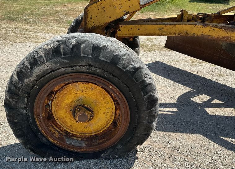 image for item HN9979 1951 Caterpillar 212  rigid frame motor grader