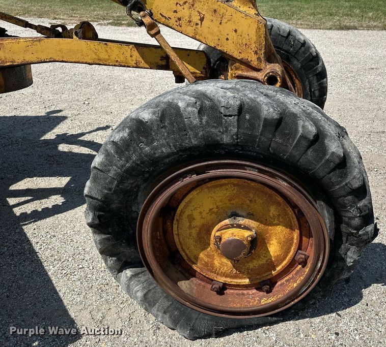 image for item HN9979 1951 Caterpillar 212  rigid frame motor grader