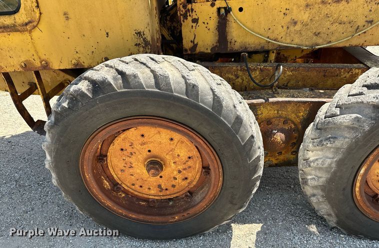 image for item HN9979 1951 Caterpillar 212  rigid frame motor grader