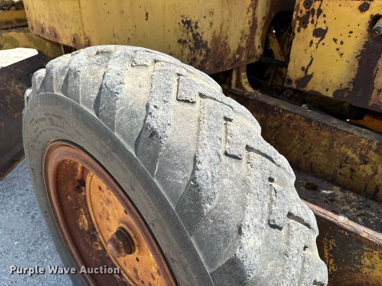 image for item HN9979 1951 Caterpillar 212  rigid frame motor grader