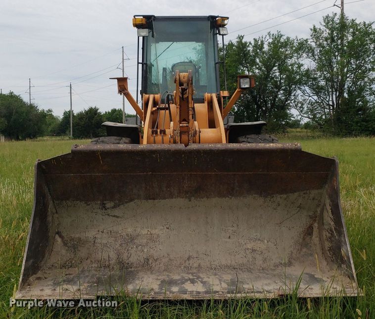 image for item IP9427 2002 Case 621D  wheel loader