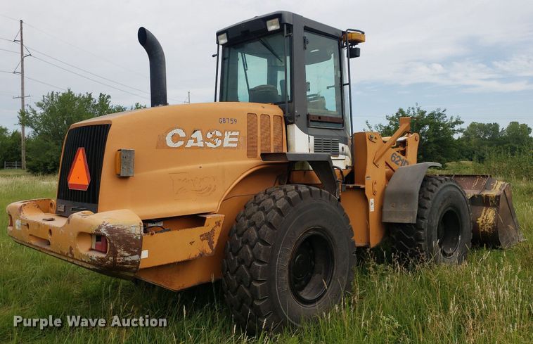 image for item IP9427 2002 Case 621D  wheel loader