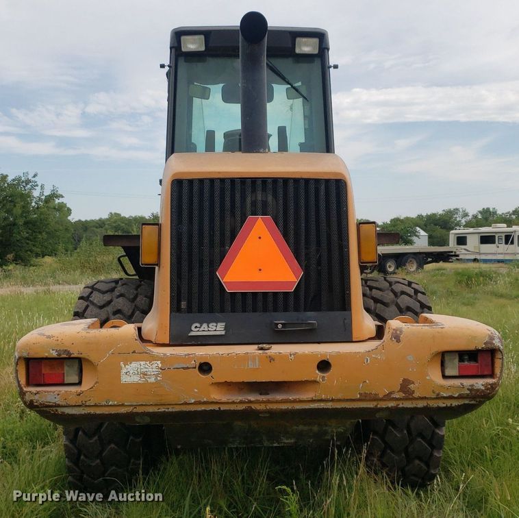 image for item IP9427 2002 Case 621D  wheel loader