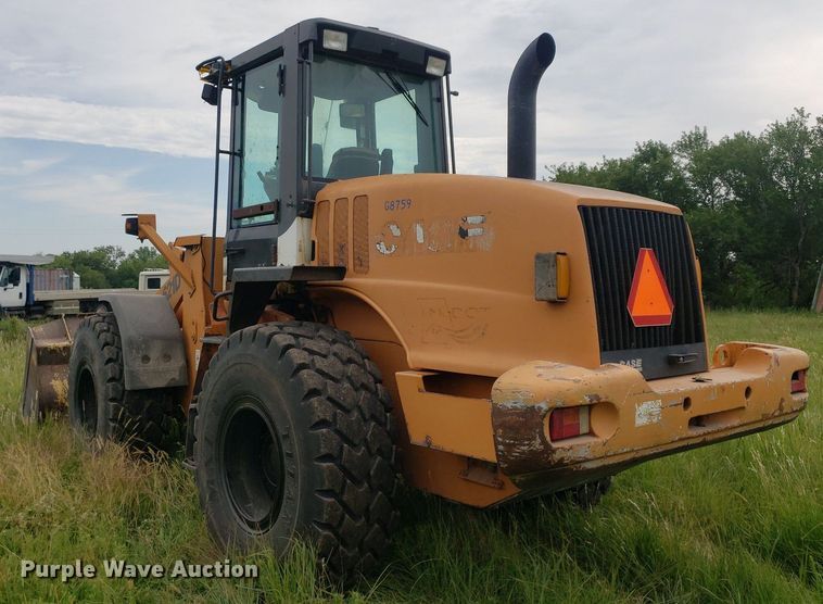 image for item IP9427 2002 Case 621D  wheel loader