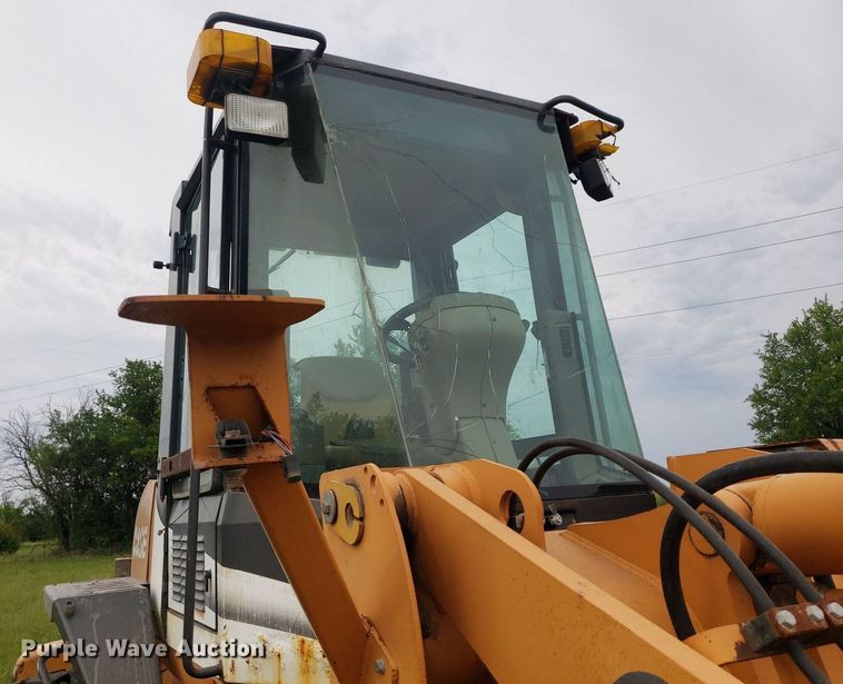 image for item IP9427 2002 Case 621D  wheel loader