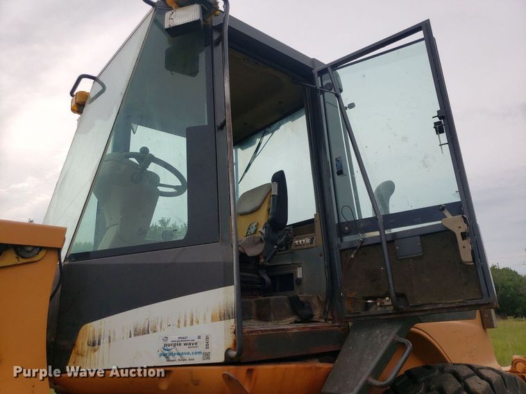 image for item IP9427 2002 Case 621D  wheel loader