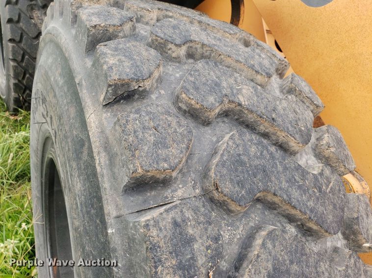 image for item IP9427 2002 Case 621D  wheel loader