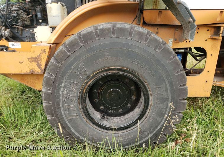 image for item IP9427 2002 Case 621D  wheel loader