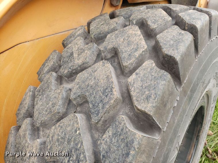 image for item IP9427 2002 Case 621D  wheel loader