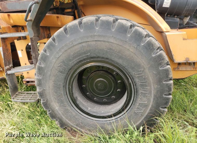 image for item IP9427 2002 Case 621D  wheel loader