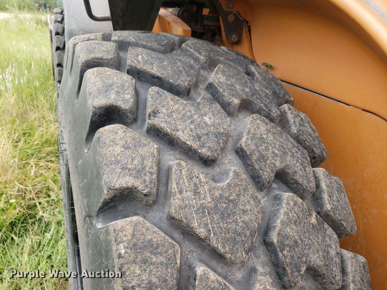 image for item IP9427 2002 Case 621D  wheel loader