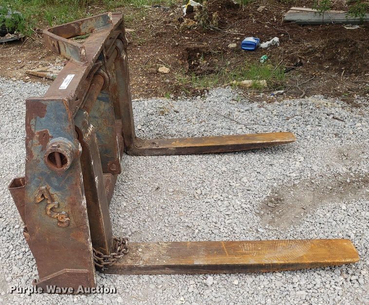 image for item IP9435 Wheel loader forks