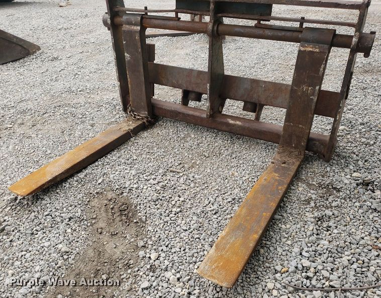 image for item IP9435 Wheel loader forks