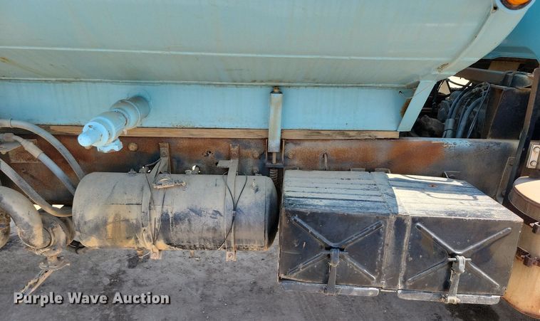 image for item IQ9766 1974 Mack  water truck