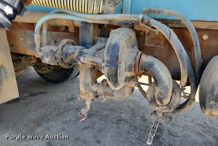 image for item IQ9766 1974 Mack  water truck