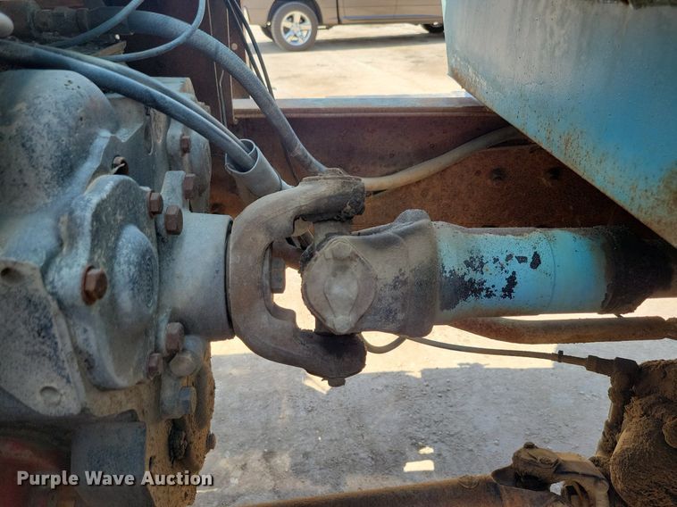 image for item IQ9766 1974 Mack  water truck