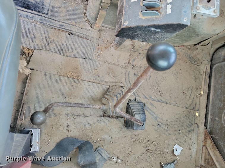 image for item IQ9766 1974 Mack  water truck