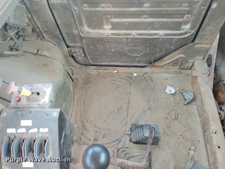 image for item IQ9766 1974 Mack  water truck