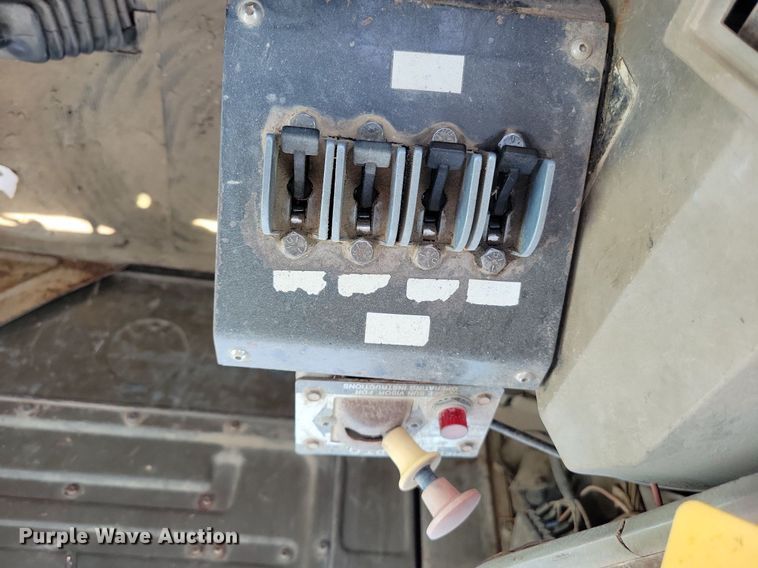 image for item IQ9766 1974 Mack  water truck