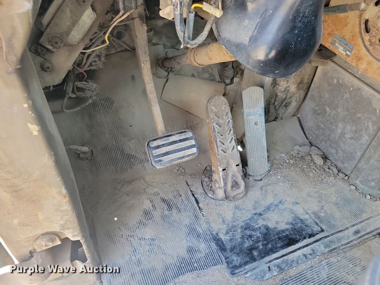 image for item IQ9766 1974 Mack  water truck